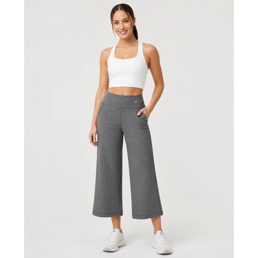 NEW Tek Gear Crop  Woman's  High-Rise Wide Crop Size Small Gray NWT Stretch